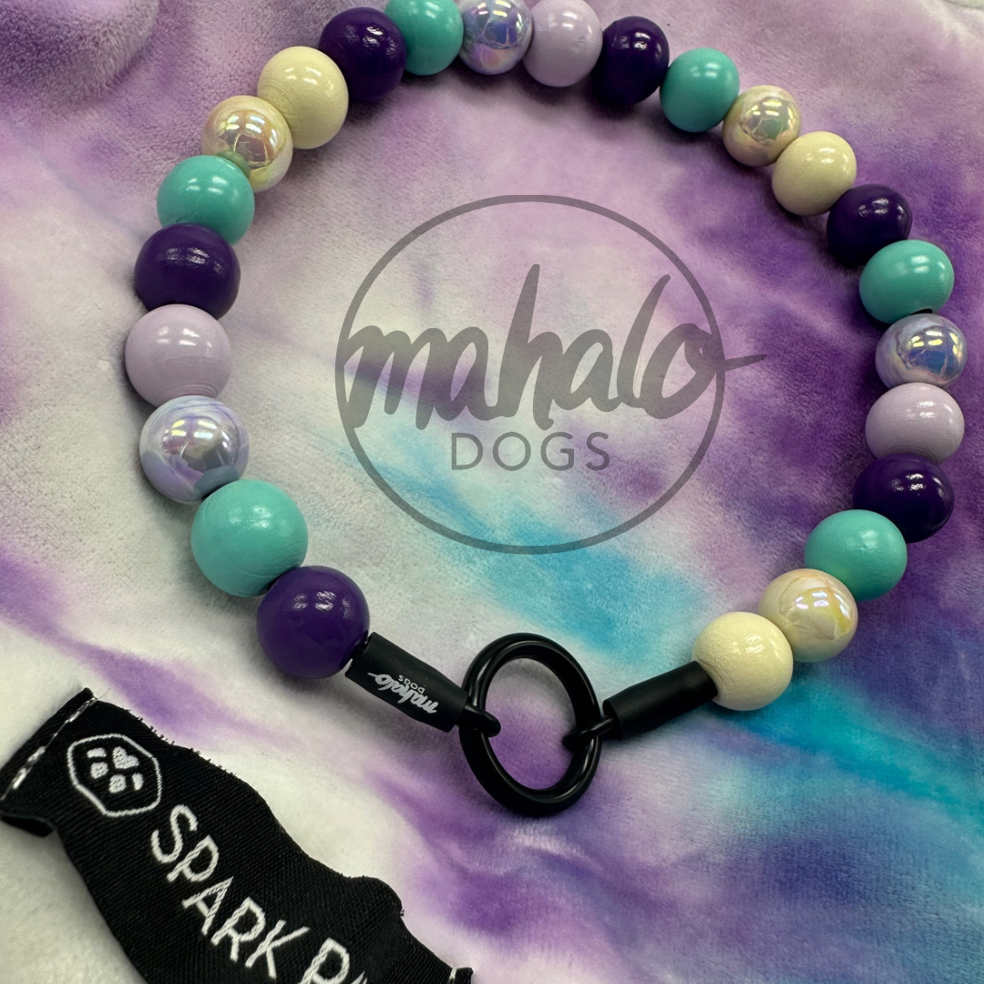 Mahalo Perlenhalsband feat. Spark Paws - 90er Retro